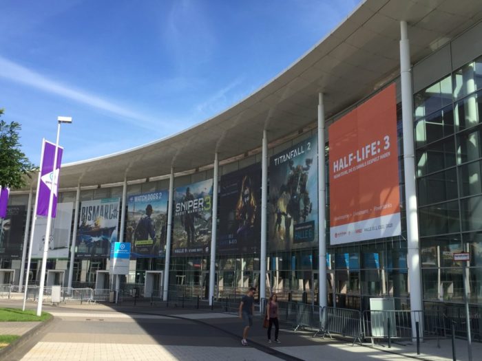 Half-Life 3 Gamescom Poster Trolls Attendees - Gameranx