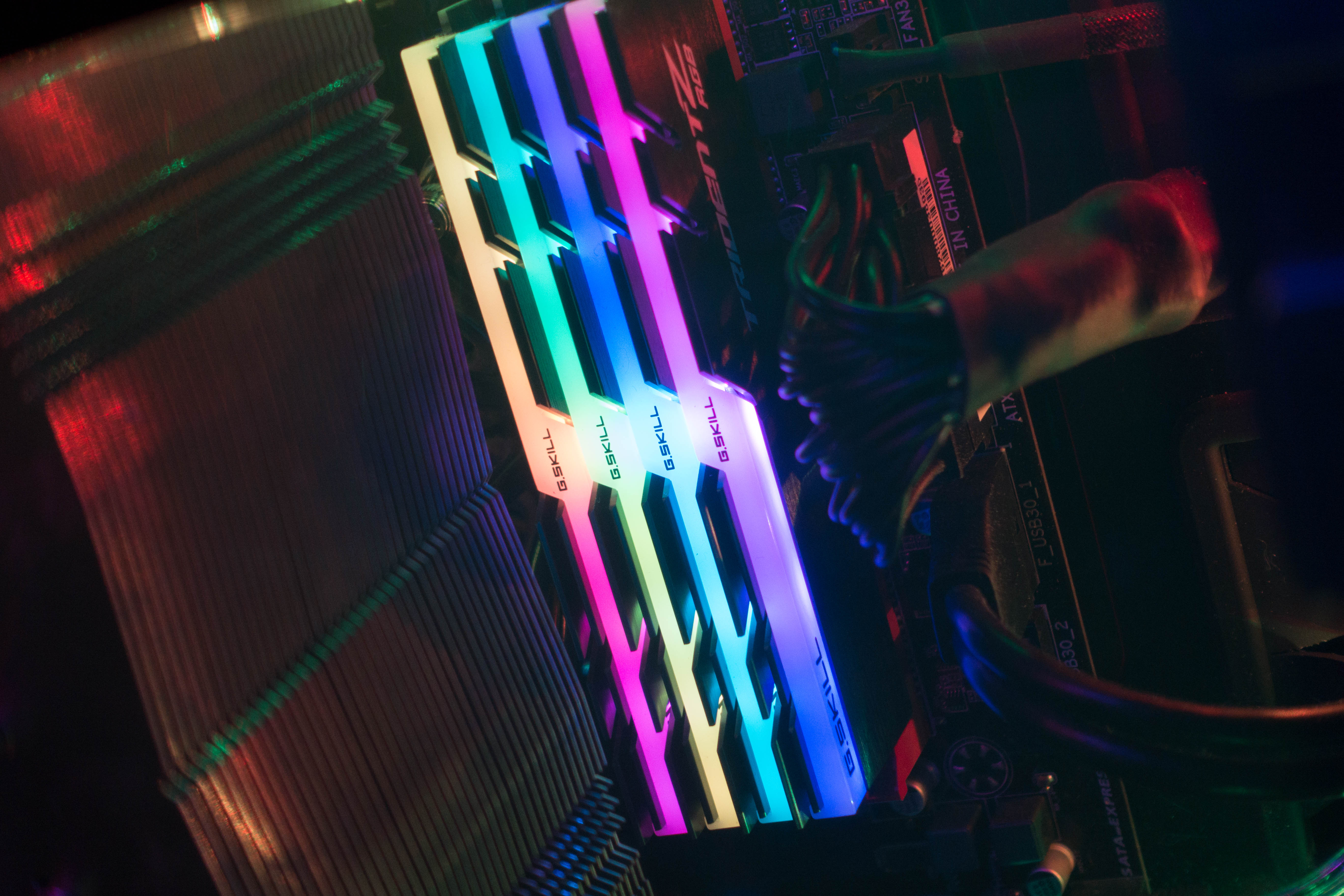 カメラ G.SKILL 32GB(8GBx4枚 2ケース)の通販 by s shop｜ラクマ Trident Z RGB カメラ